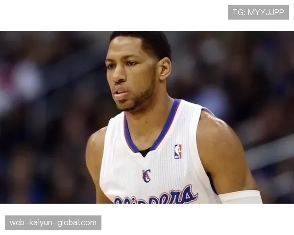 丹尼·格兰杰三分投射效率提升显著拉开进攻空间