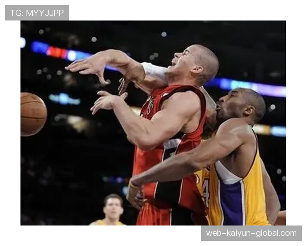 全面解析NBA合理冲撞区规则，看完就懂不再被吹进攻犯规。